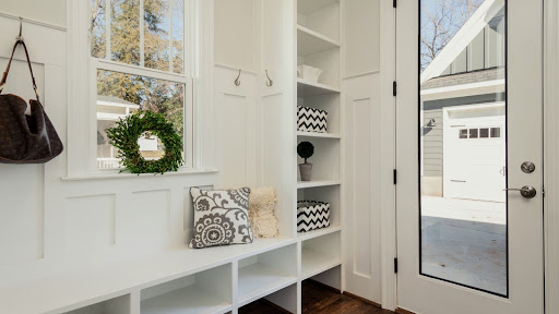 5 Tips for Maintaining an Organized Mudroom